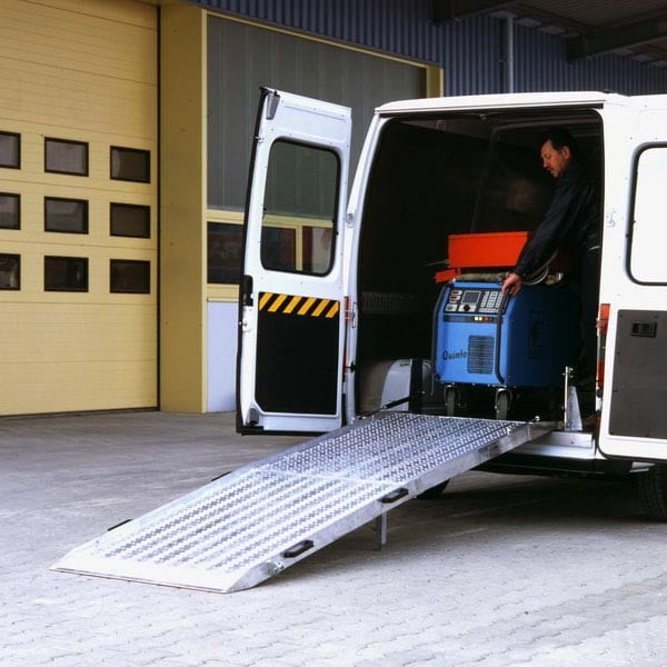 Rampe fixe en alu repliable (L=2000 x l=1200mm) équipement pour utilitaire