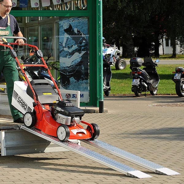 Paire de rails de chargement en alu (Longueur=2450mm / largeur utile=200mm) équipement pour utilitaire