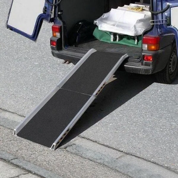 Rampe d'accès amovible repliable en alu grip (L=2480mm x l=640mm) équipement pour utilitaire