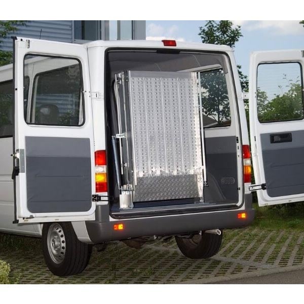 Rampe fixe repliable en alu (L=2600 mm x l utile=800 mm) équipement pour utilitaire