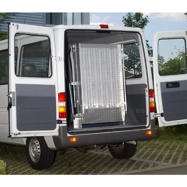 Rampe fixe repliable en alu (L=2600 mm x l utile=800 mm) équipement pour utilitaire