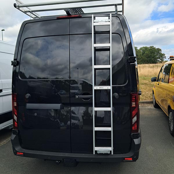 Image Echelle fixe aluminium sur porte droite