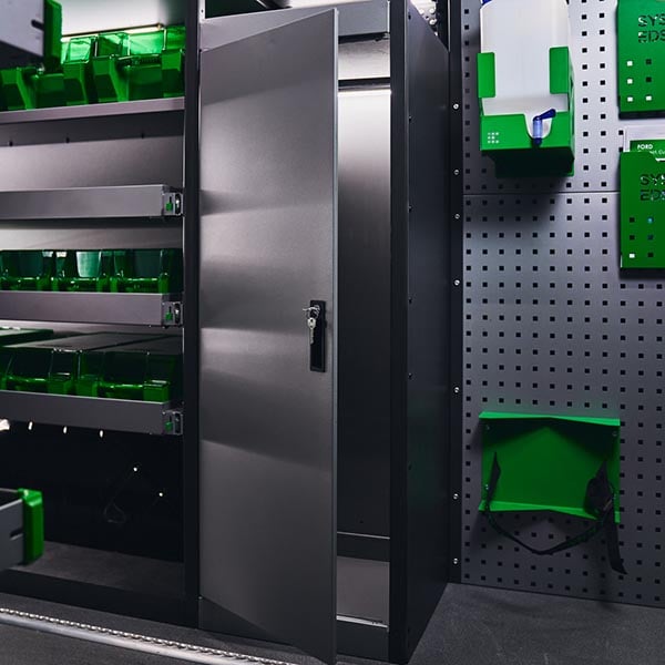 Vestiaire métal EDSTROM et sa tringle 392x470x1220 mm équipement pour utilitaire