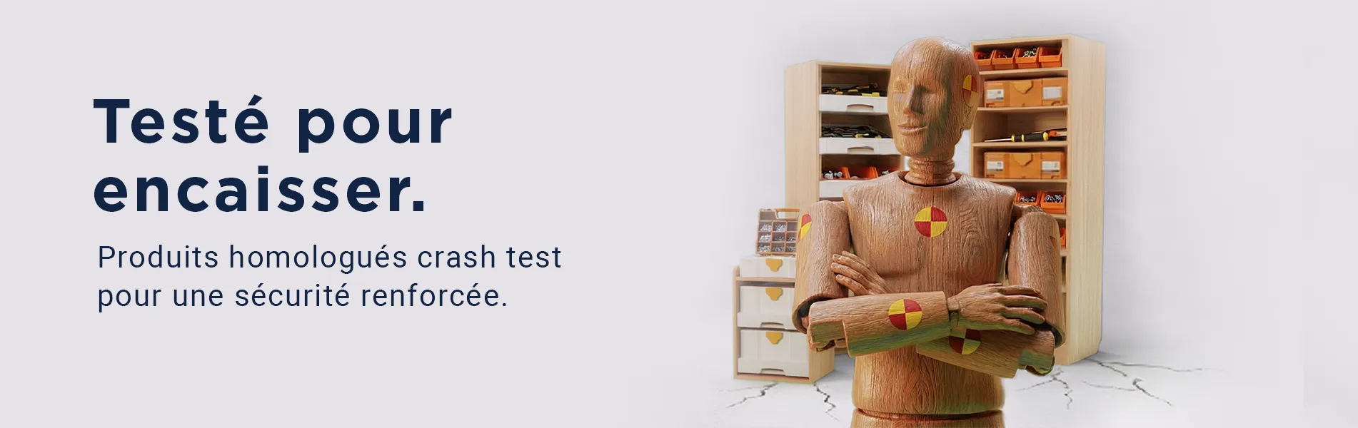 Mannequin de crash test devant aménagements pour VUL